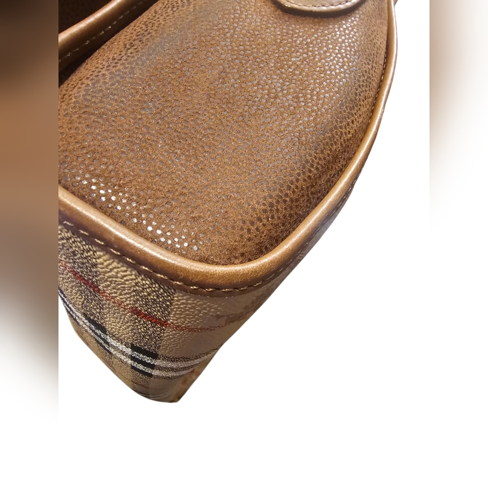 Burberrys Vintage Crossbody Bag with COA - Picture 13 of 14